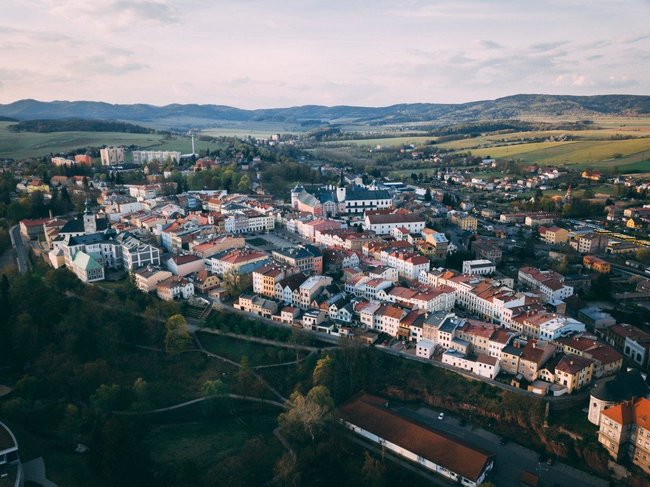 Broumov postupuje do finále soutěže o EHMK
